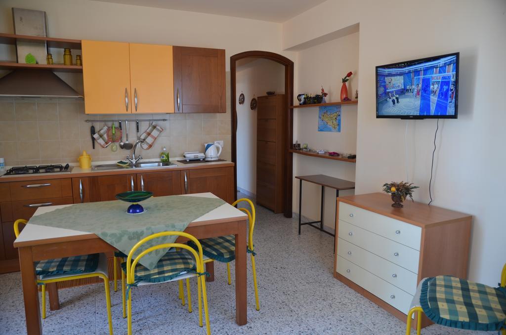 Casa Susanna Fondachello  Extérieur photo