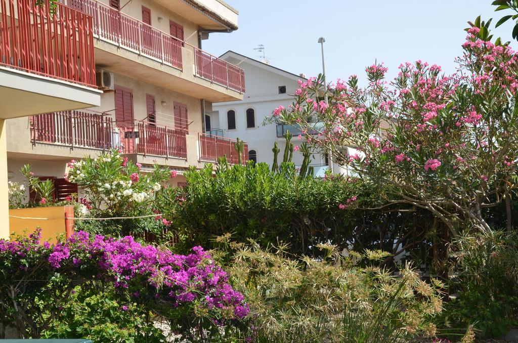 Casa Susanna Fondachello  Extérieur photo